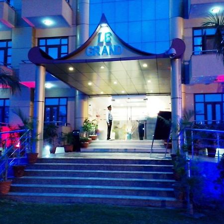 Le Grand Regency Hotel Greater Noida Exterior foto